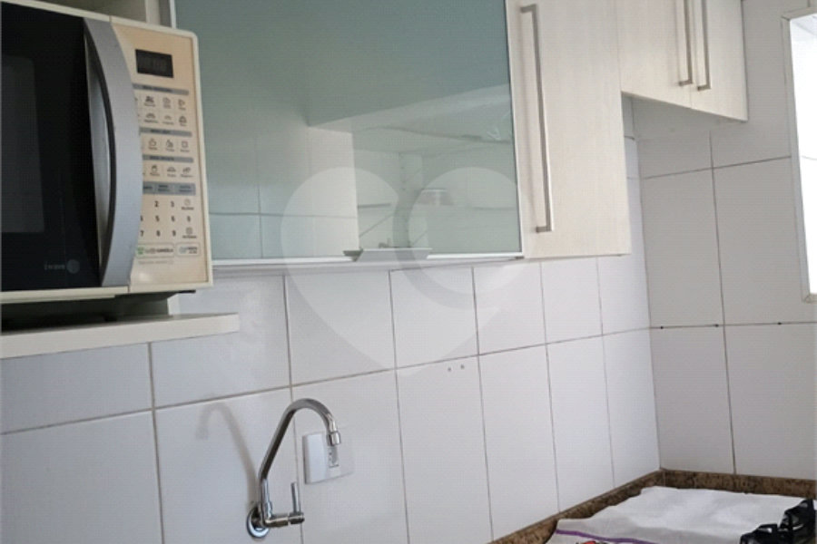 Apartamento à venda com 2 quartos em Parque Maria Domitila, São Paulo, SP
