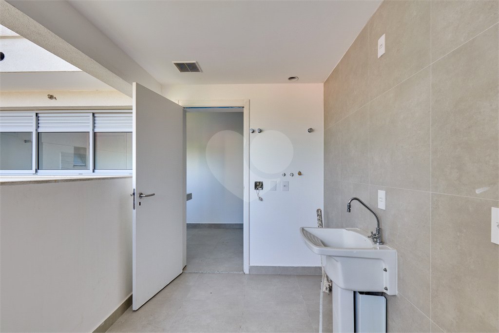Apartamento à venda com 3 suítes em Jardim Marajoara, São Paulo, SP