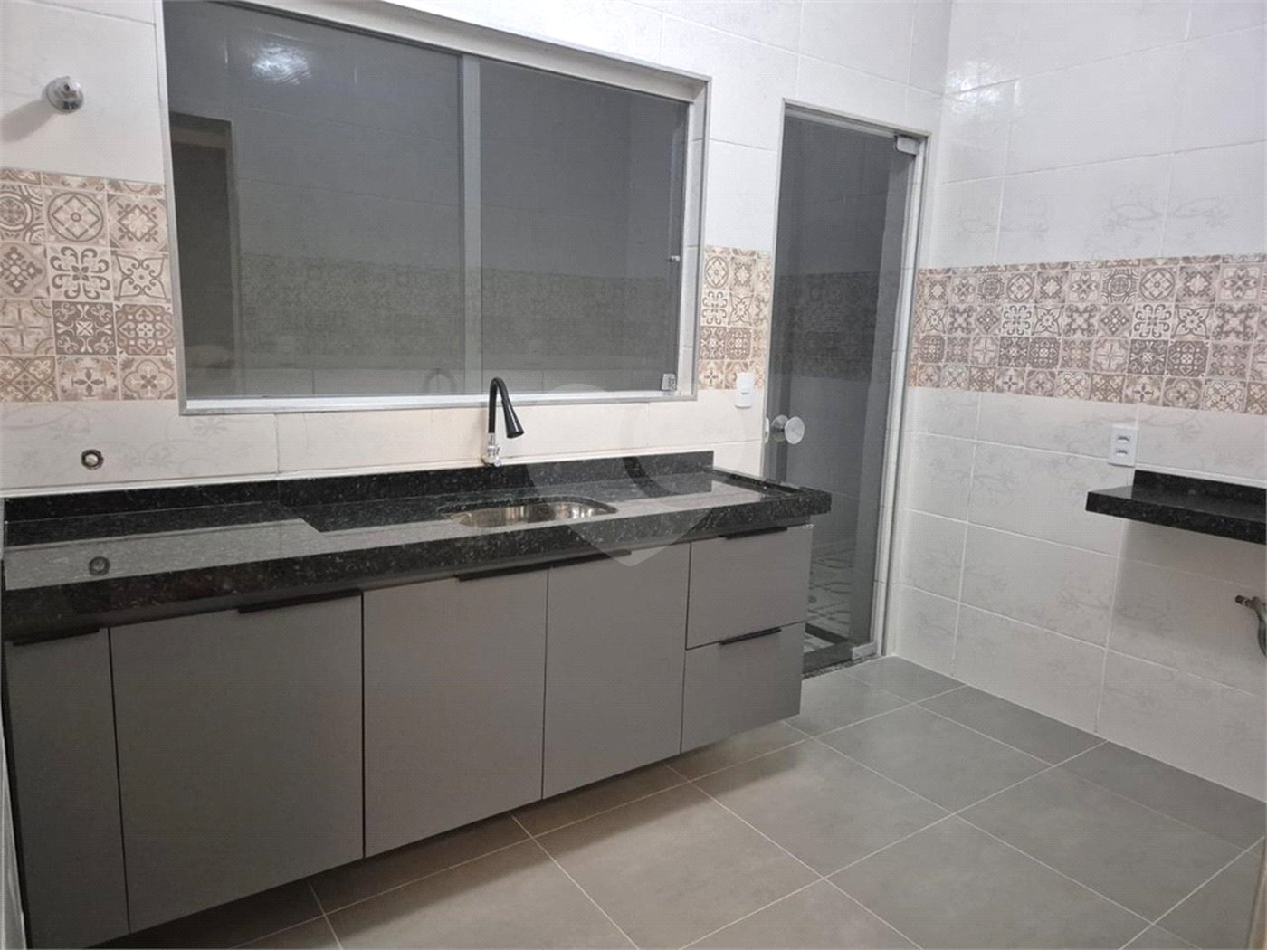 Casa de Vila à venda com 3 quartos, sendo 1 suíte, em Jardim Wanel Ville V, Sorocaba, SP