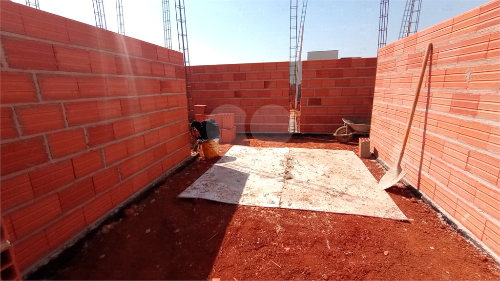 Casa à venda com 3 quartos, sendo 1 suíte, no condomínio Residencial Golden Ville, Itapetininga - SP