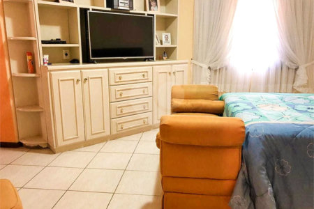 Casa à venda com 3 quartos, sendo 1 suíte,  no condomínio Vivenda das Vinhas, Vinhedo - SP