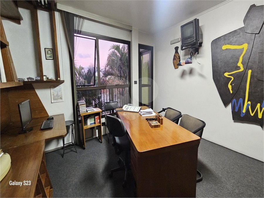 Casa à venda com 8 quartos, sendo 2 suítes, em Indianópolis, São Paulo, SP