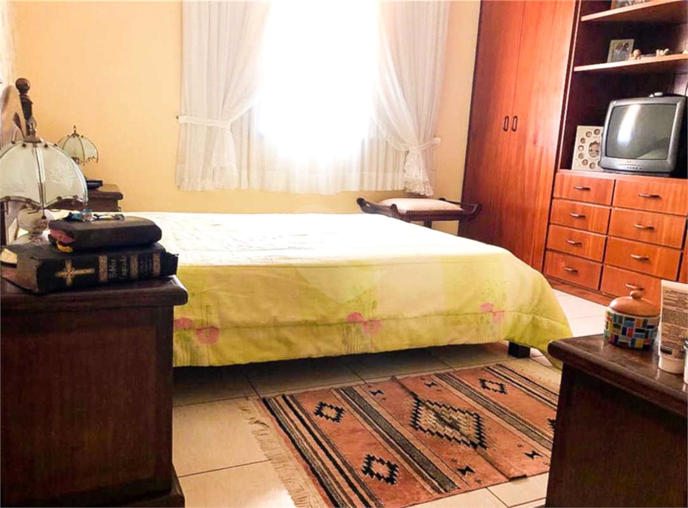 Casa à venda com 3 quartos, sendo 1 suíte,  no condomínio Vivenda das Vinhas, Vinhedo - SP