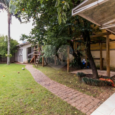 Casa à venda com 4 quartos, sendo 2 suítes, em Brooklin, São Paulo, SP