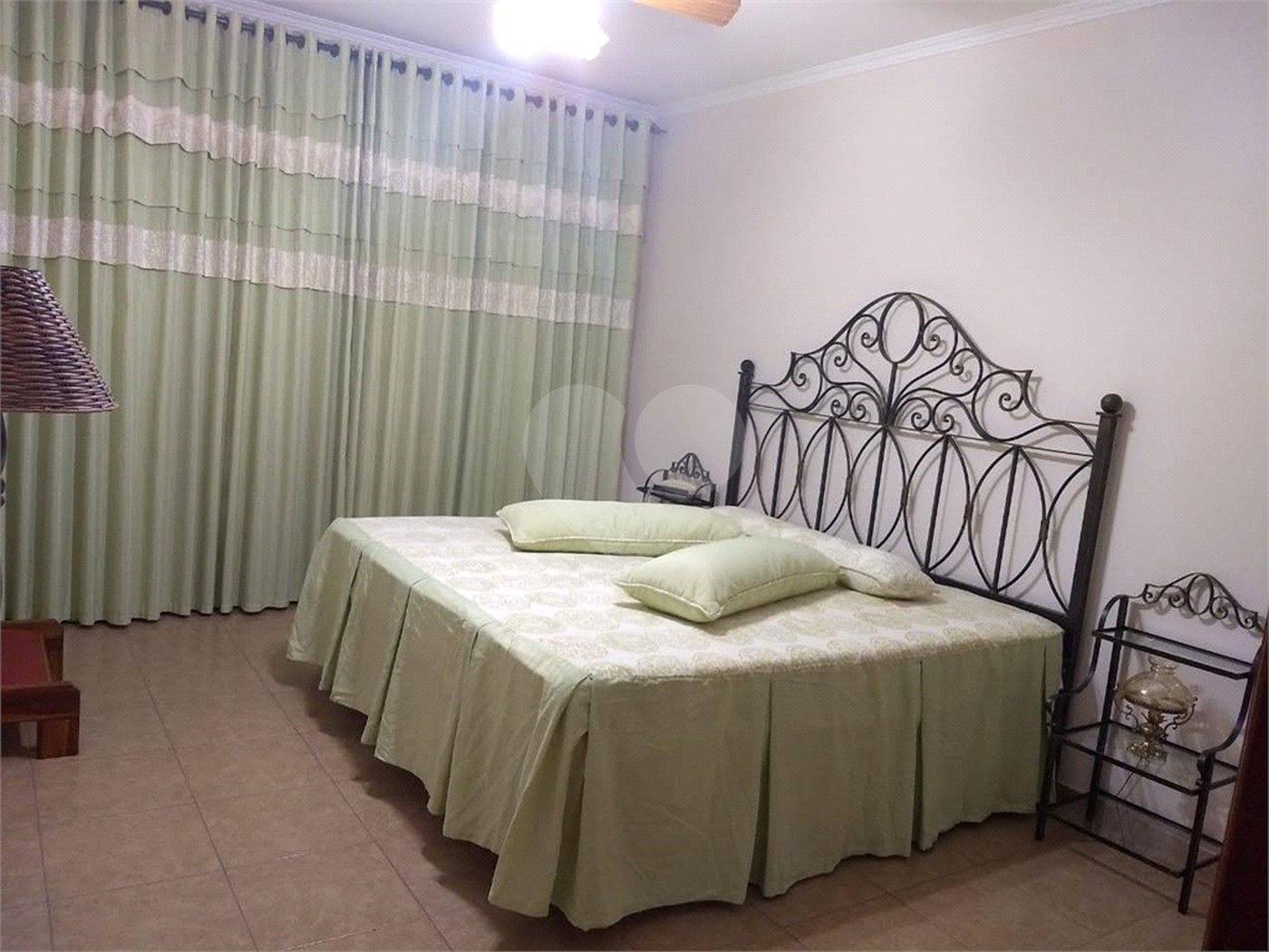 Casa à venda com 4 quartos, sendo 2 suítes, em Vila Petrópolis, Atibaia, SP