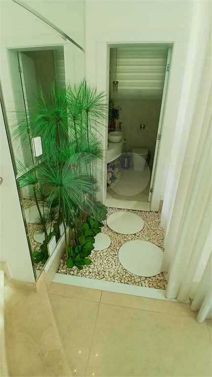 Casa à venda com 3 suítes no condomínio Figueira Garden, Atibaia - SP