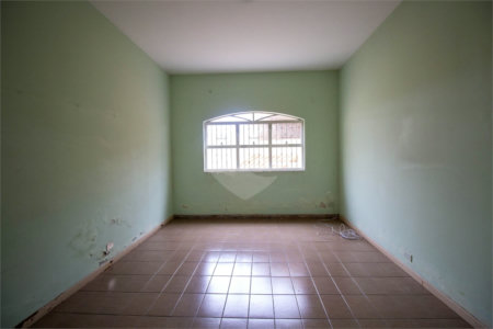 Casa à venda ou para alugar com 4 quartos, sendo 1 suíte, no Centro, São Roque, SP