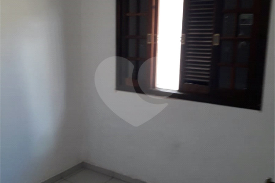 Sobrado à venda com 3 quartos, sendo 1 suíte, em Tremembé, São Paulo, SP