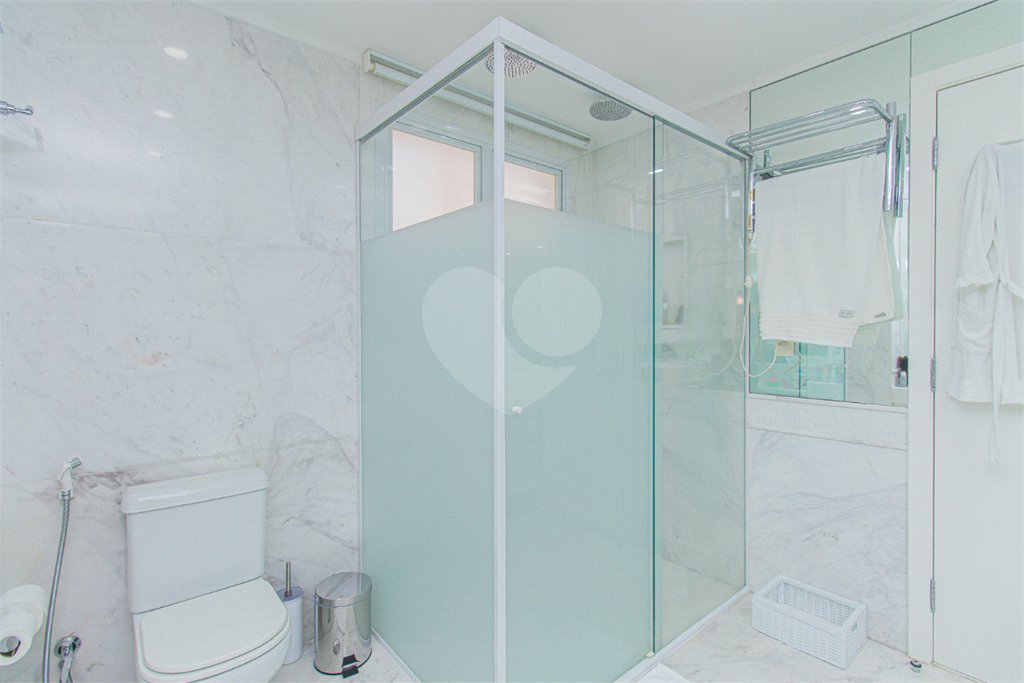 Apartamento à venda com 3 quartos, sendo 2 suítes, em Vila Nova Conceição, São Paulo, SP