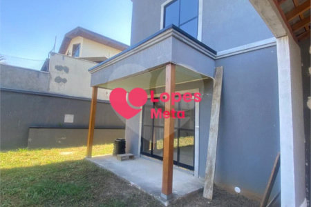 Casa à venda com 4 quartos, sendo 2 suítes, no condomínio Terras do Vale, Caçapava - SP
