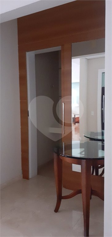 Apartamento à venda com 4 quartos, sendo 2 suítes,  em Vila Oliveira, Mogi das Cruzes, SP