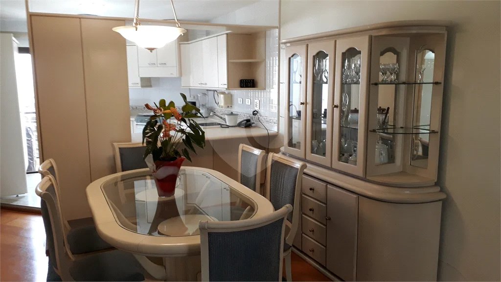 Apartamento à venda mobiliado nos Jardins — 126 m²