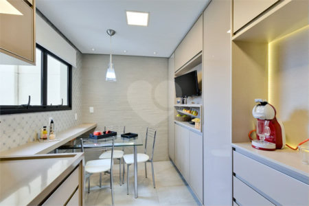 Apartamento à venda com 3 quartos, sendo 2 suítes, em Alto da Boa Vista, São Paulo, SP