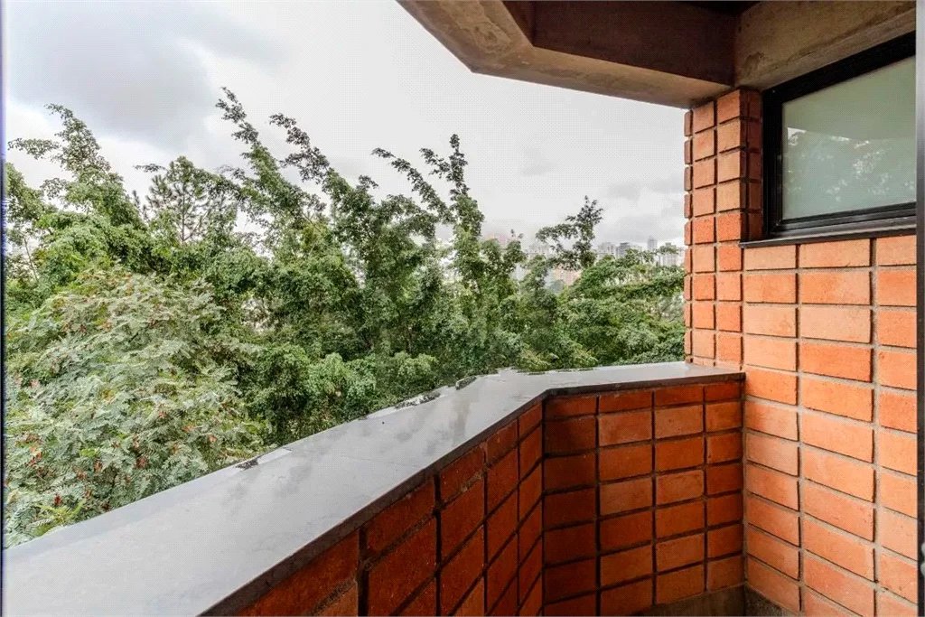 Apartamento à venda com 4 quartos, sendo 2 suítes,  em Paraíso do Morumbi, São Paulo, SP