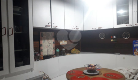 Casa à venda com 3 quartos, sendo 1 suíte,  no condomínio Gleba II, Mairiporã - SP