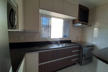 Sobrado à venda com 3 quartos, sendo 1 suíte, em Vila Suissa, Mogi das Cruzes, SP