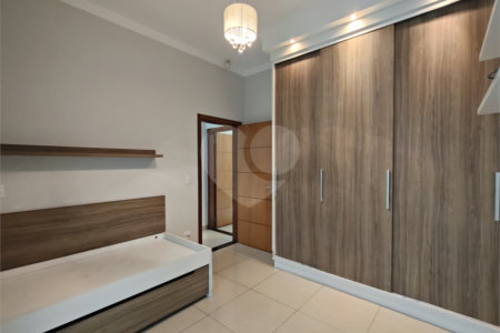 Sobrado à venda com 3 quartos, sendo 2 suítes, em Jardim Itália, Itapetininga, SP
