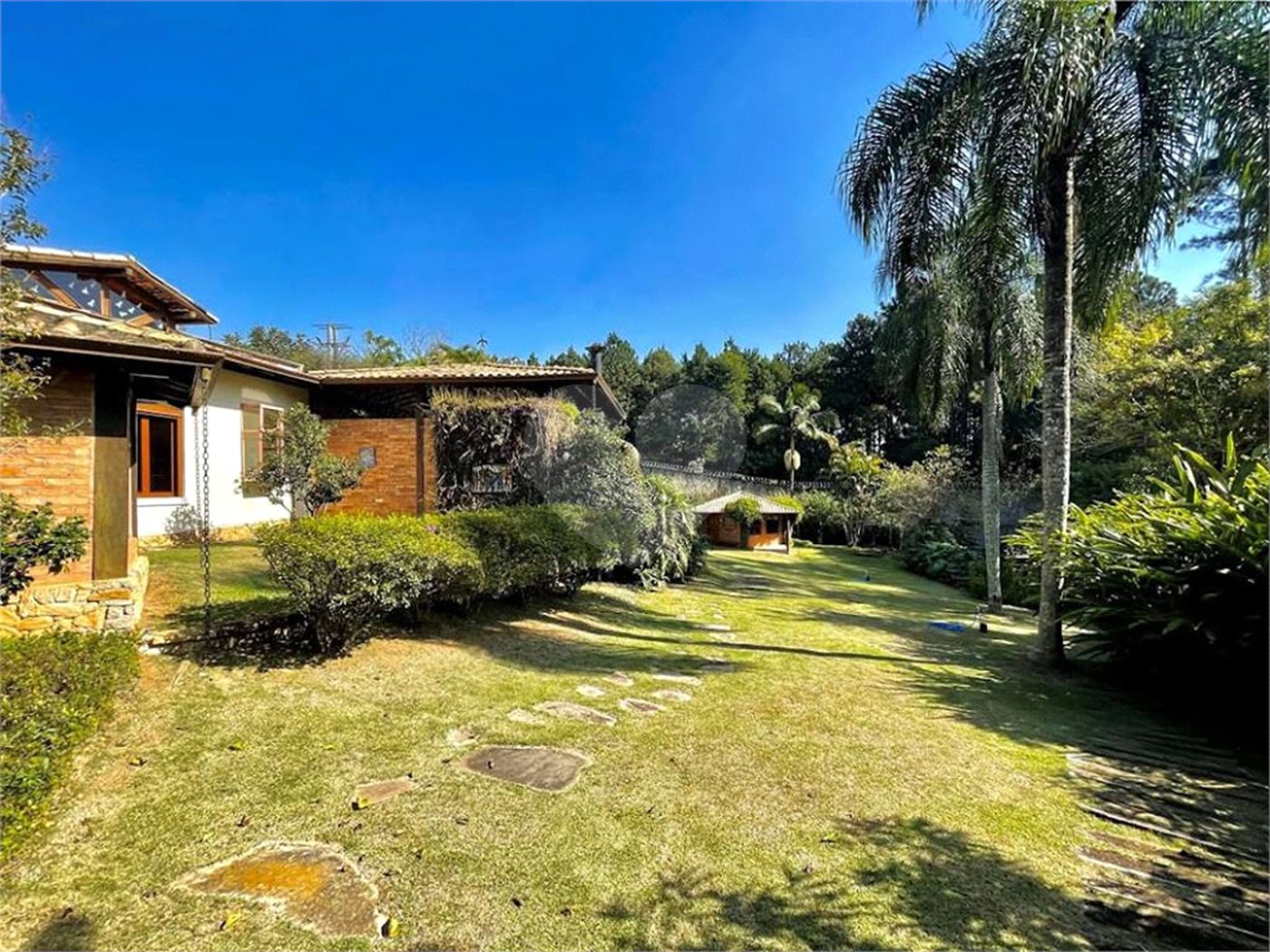 Casa à venda com 4 suítes no condomínio Jardim Mediterrâneo, Cotia - SP