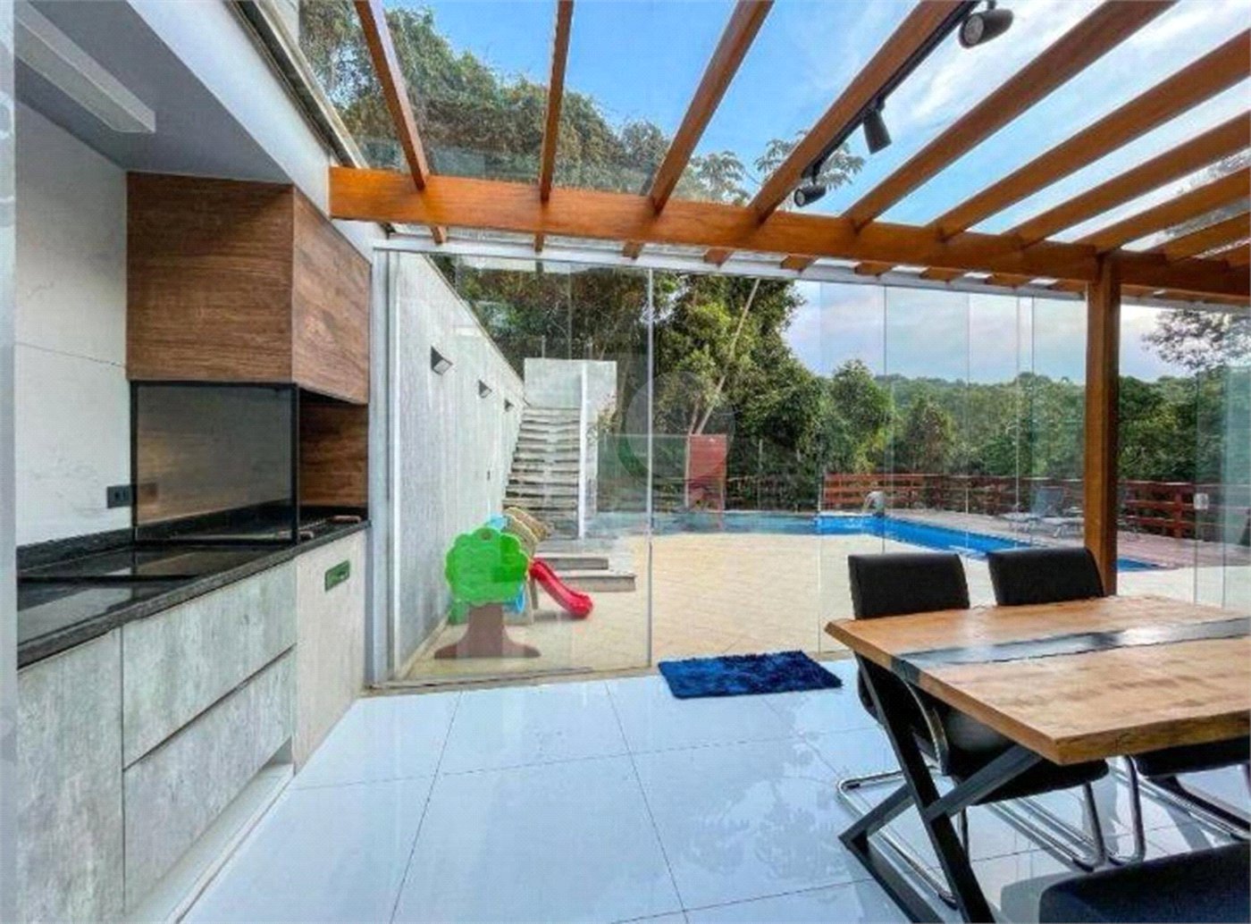 Casa à venda ou para alugar com 4 suítes no condomínio Associação Reserva das Hortênsias, Mairiporã - SP
