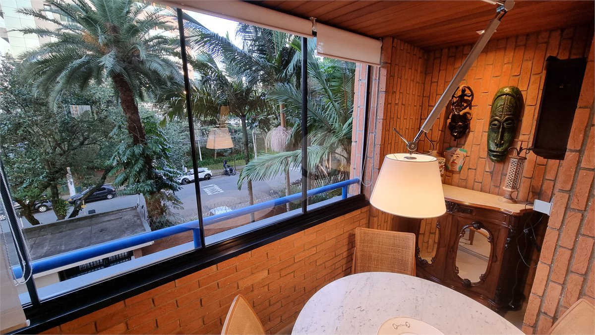Apartamento à venda com 3 quartos, sendo 1 suíte,  em Brooklin Paulista, São Paulo, SP