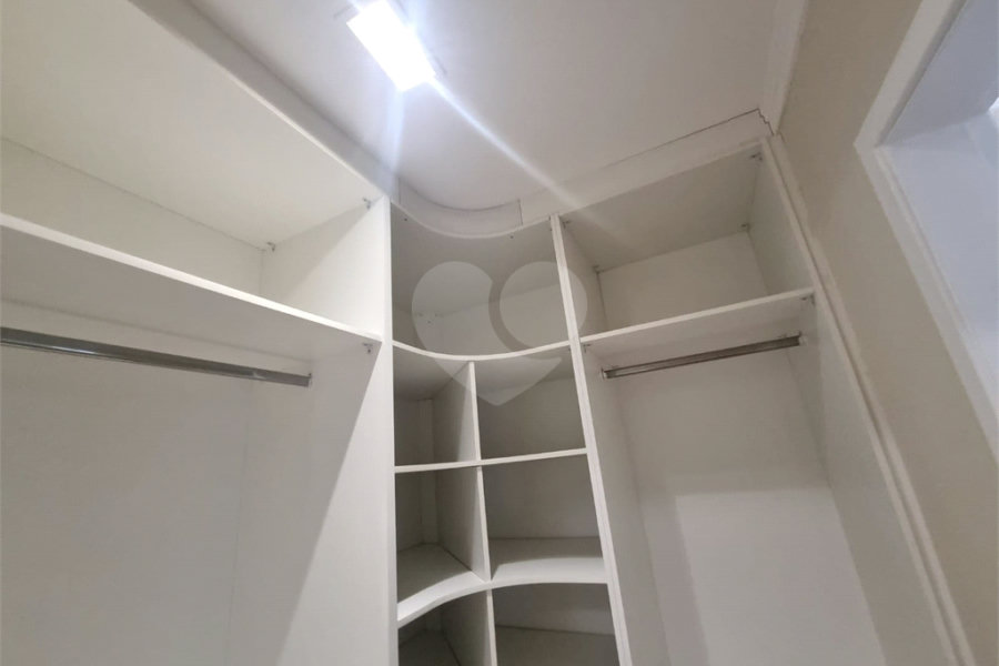 Sobrado à venda com 3 quartos, sendo 1 suíte,  em Jardim Belizário, Cotia, SP