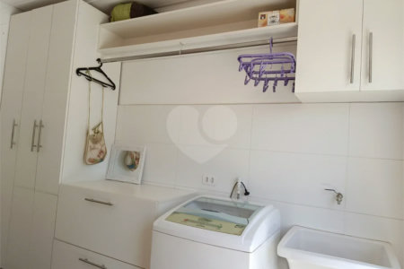 Sobrado novo, com 250m², 3 quartos, sendo 1 suíte, 2 garagens, à venda na Vila Prudente