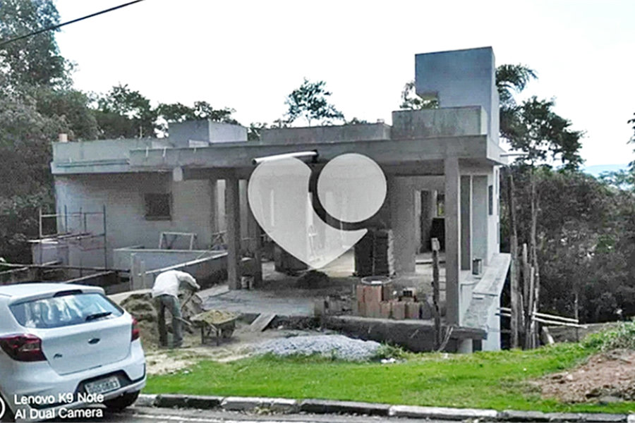 Casa à venda com 4 quartos, sendo 3 suítes, no condomínio Cantareira, Mairiporã - SP