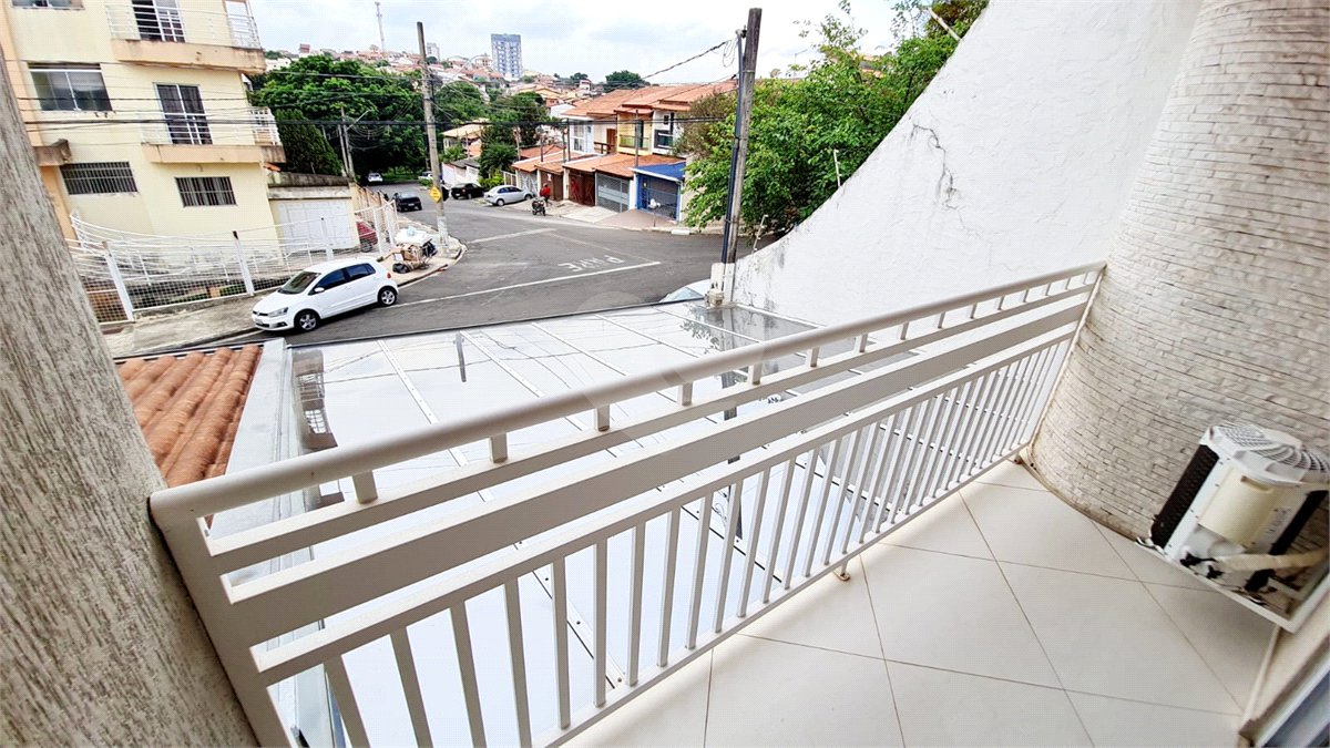 Sobrado à venda com 3 quartos, sendo 1 suíte,  em Jardim Leocádia, Sorocaba, SP