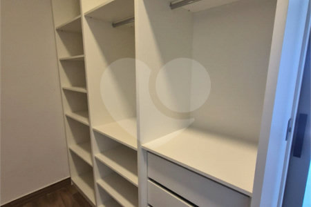 Casa à venda com 4 suítes no condomínio Residencial Dona Maria Candida, Indaiatuba - SP