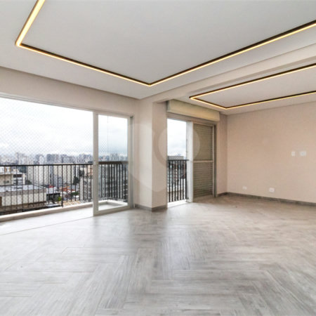 Apartamento à venda / locação em Moema, 117 m², 3 dorms, 1 suíte, 2 vagas, reformado, próximo metrô shopping