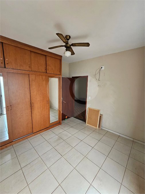 Casa à venda ou para alugar com 5 quartos, sendo 1 suíte, no Centro, Salto, SP