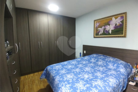 Casa à venda com 2 suítes no condomínio Morada das Hortênsias, São Paulo - SP