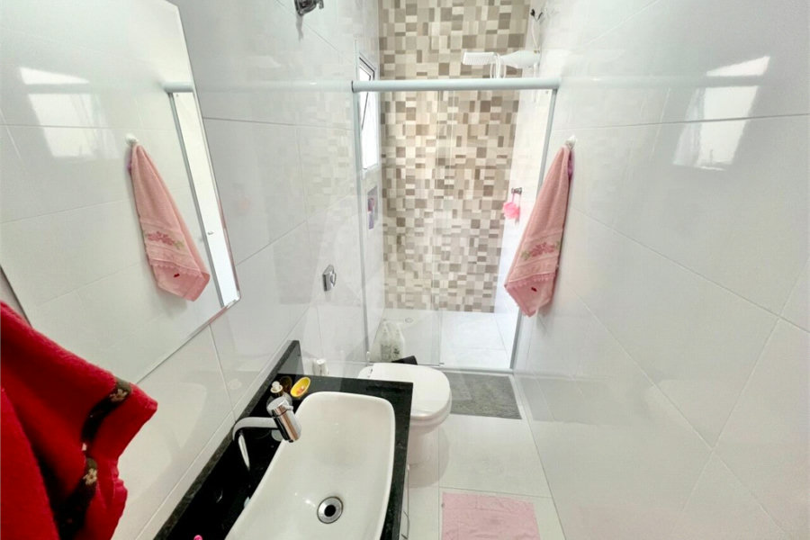 Sobrado à venda com 3 quartos, sendo 1 suíte,  em Tremembé, São Paulo, SP