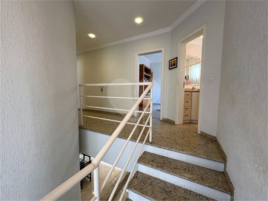 Casa à venda com 5 quartos, sendo 3 suítes, no condomínio Granja Olga III, Sorocaba - SP