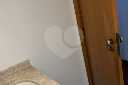 Apartamento à venda com 4 suítes em Vila Uberabinha, São Paulo, SP