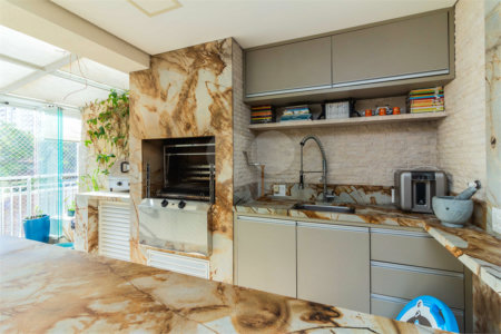 Apartamento à venda com 3 suítes em Vila Cordeiro, São Paulo, SP