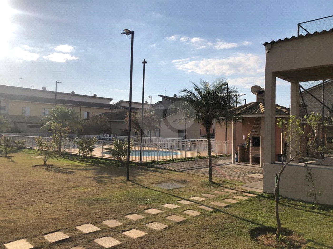 Casa à venda com 3 quartos, sendo 1 suíte, no condomínio Vila Nova Horizonte, Suzano - SP