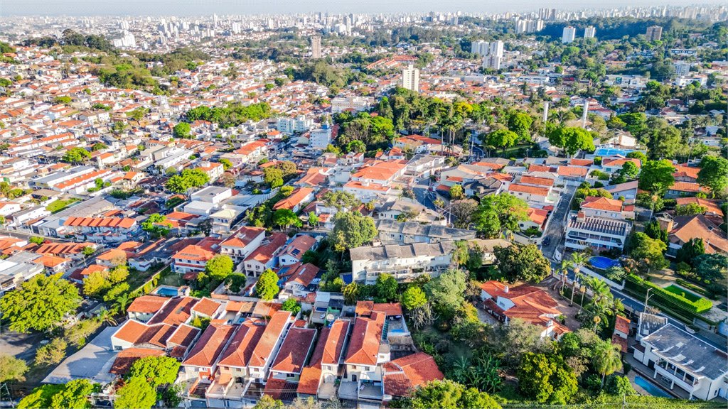 Casa à venda ou para alugar com 4 quartos, sendo 3 suítes,  no condomínio Da Serra, São Paulo - SP