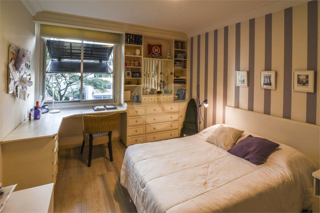 Apartamento à venda com 3 quartos, sendo 1 suíte, em Jardim Paulista, São Paulo, SP