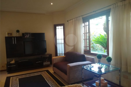 Casa à venda com 4 quartos, sendo 2 suítes, no condomínio Osato, Atibaia - SP
