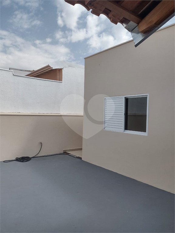 Casa Térrea com 3 dormitórios, sendo 1 suíte.