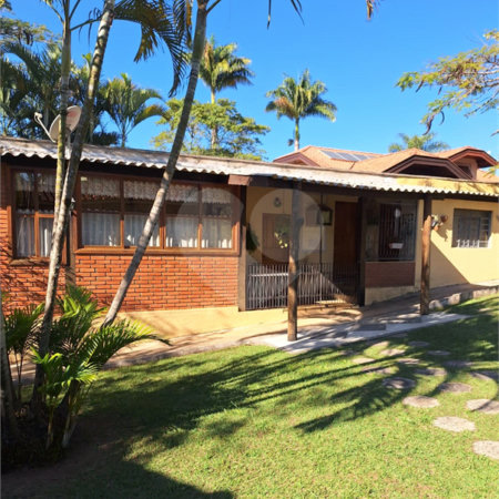 Casa em condomínio à venda com 4 quartos, sendo 2 suítes, no Centro, Bom Jesus dos Perdões, SP