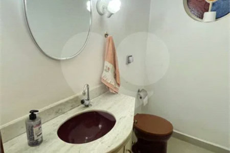 Residência térrea com 05 dormitorios, sendo 03 suítes, piscina e vagas para autos em Atibaia sp