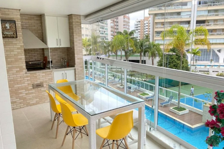 Apartamento à venda com 3 quartos, sendo 1 suíte, em Riviera de São Lourenço, Bertioga, SP
