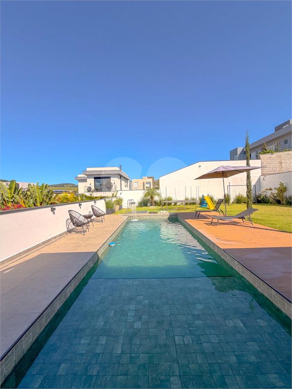 Casa à venda com 3 suítes no condomínio Figueira Garden, Atibaia - SP