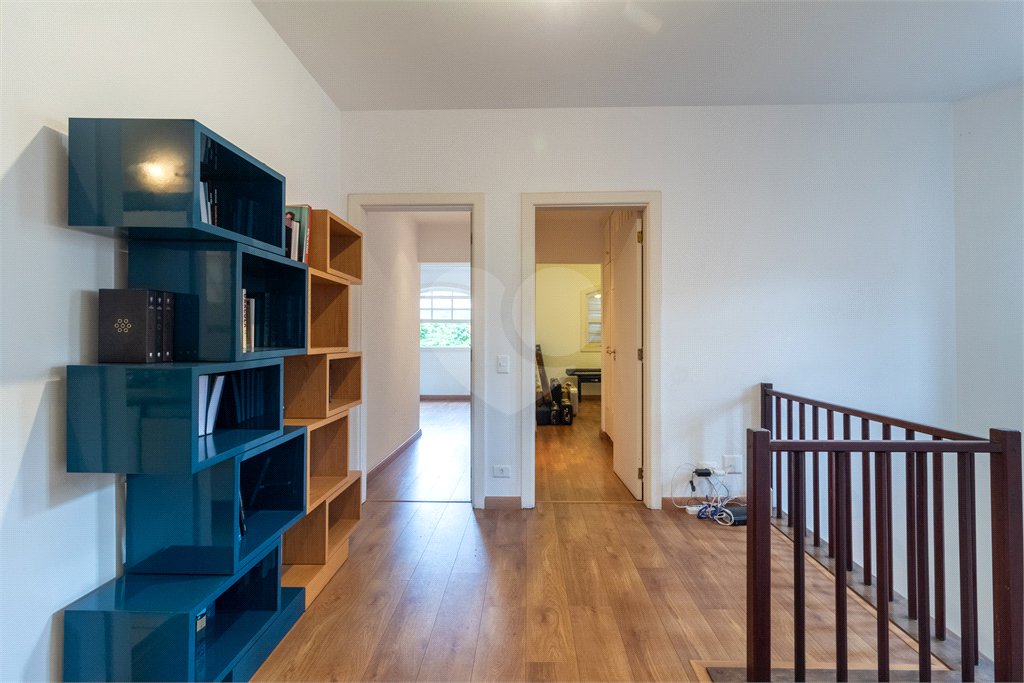 Casa à venda com 4 quartos, sendo 2 suítes,  no condomínio Vila das Flores, São Paulo - SP