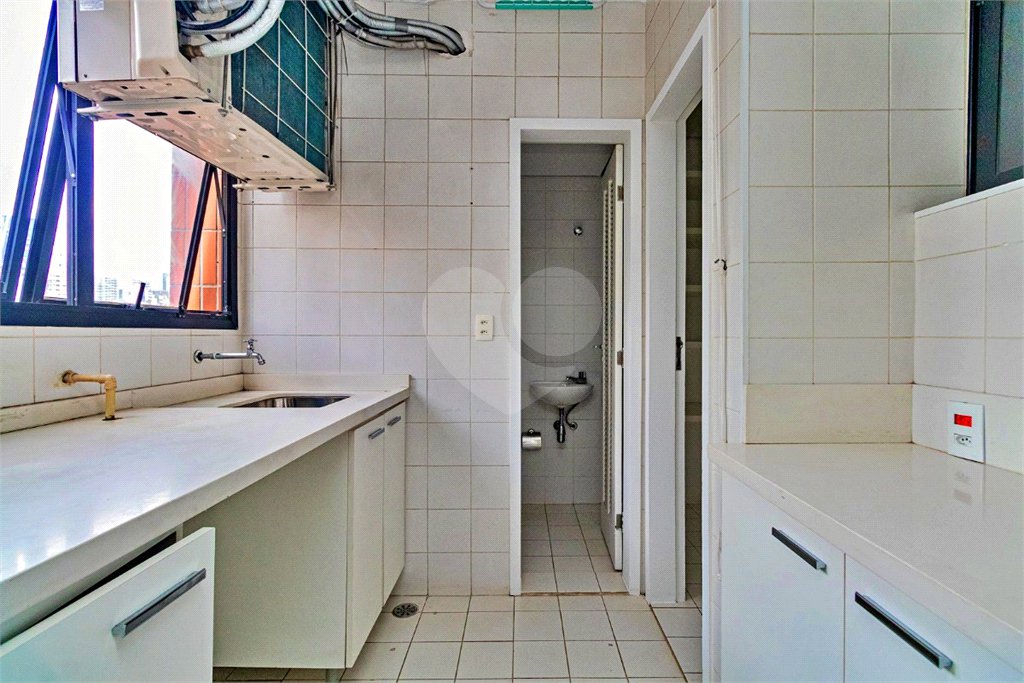 Apartamento à venda com 3 quartos, sendo 1 suíte, em Vila Olímpia, São Paulo, SP