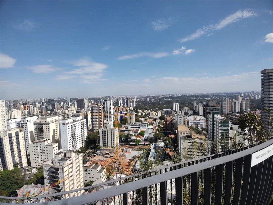 Apartamento à venda ou para alugar com 1 suíte em Jardim das Bandeiras, São Paulo, SP