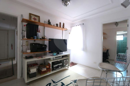 Apartamento à venda com 4 quartos, sendo 2 suítes,  em Vila Uberabinha, São Paulo, SP