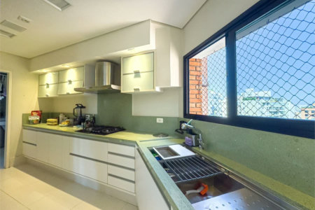 Apartamento à venda com 3 suítes em Sumarezinho, São Paulo, SP